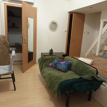Trendy 2 Room Flat, Next To Corvin Mall Free Huge Garage! Ac,Dishwasher,Washmachine, Smart Tv بودابست المظهر الخارجي الصورة