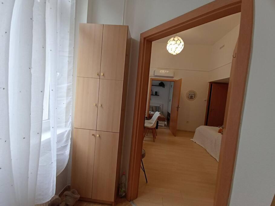 Trendy 2 Room Flat, Next To Corvin Mall Free Huge Garage! Ac,Dishwasher,Washmachine, Smart Tv بودابست المظهر الخارجي الصورة