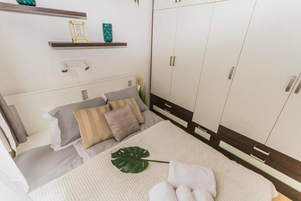Trendy 2 Room Flat, Next To Corvin Mall Free Huge Garage! Ac,Dishwasher,Washmachine, Smart Tv بودابست المظهر الخارجي الصورة